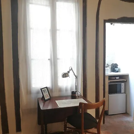 Le Petit Cocon Du Marais Appartamento Parigi